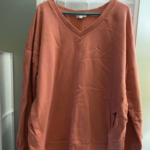 Sweatshirt with pockets